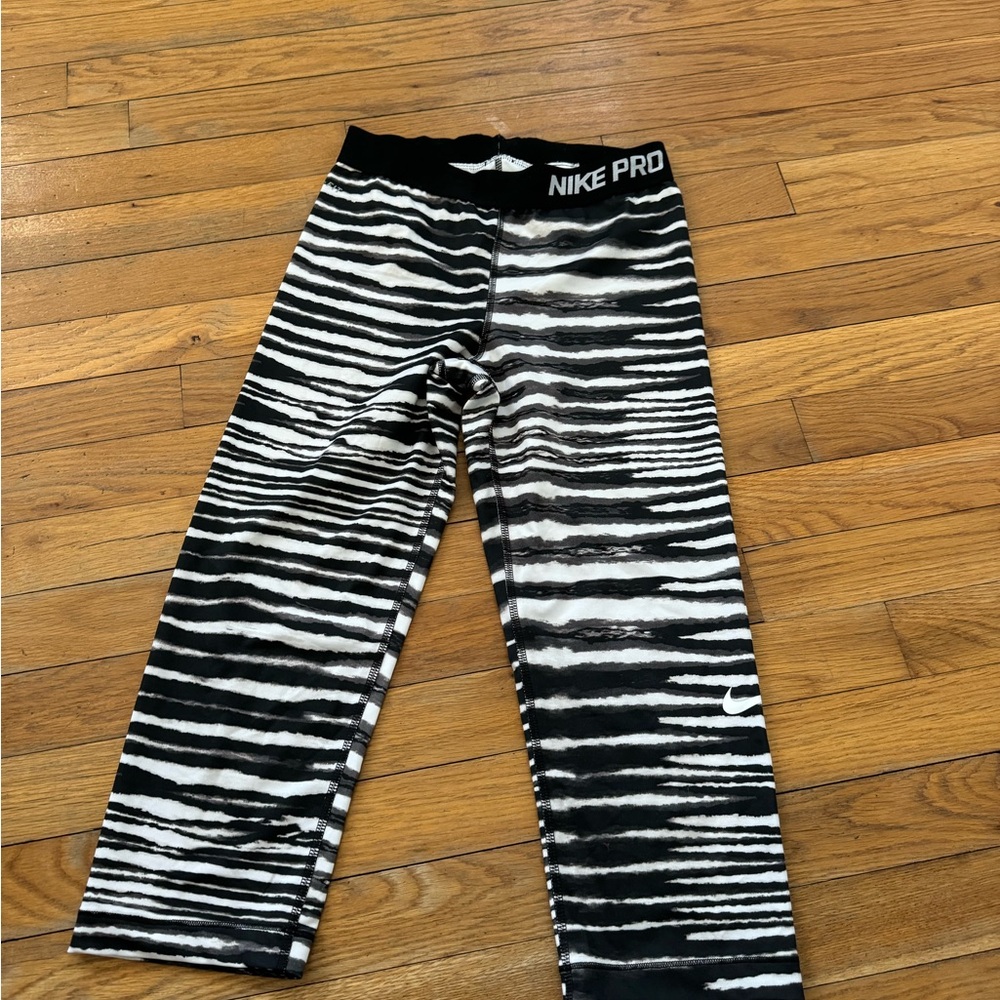NIKE PRO MEDIUM CROPPED